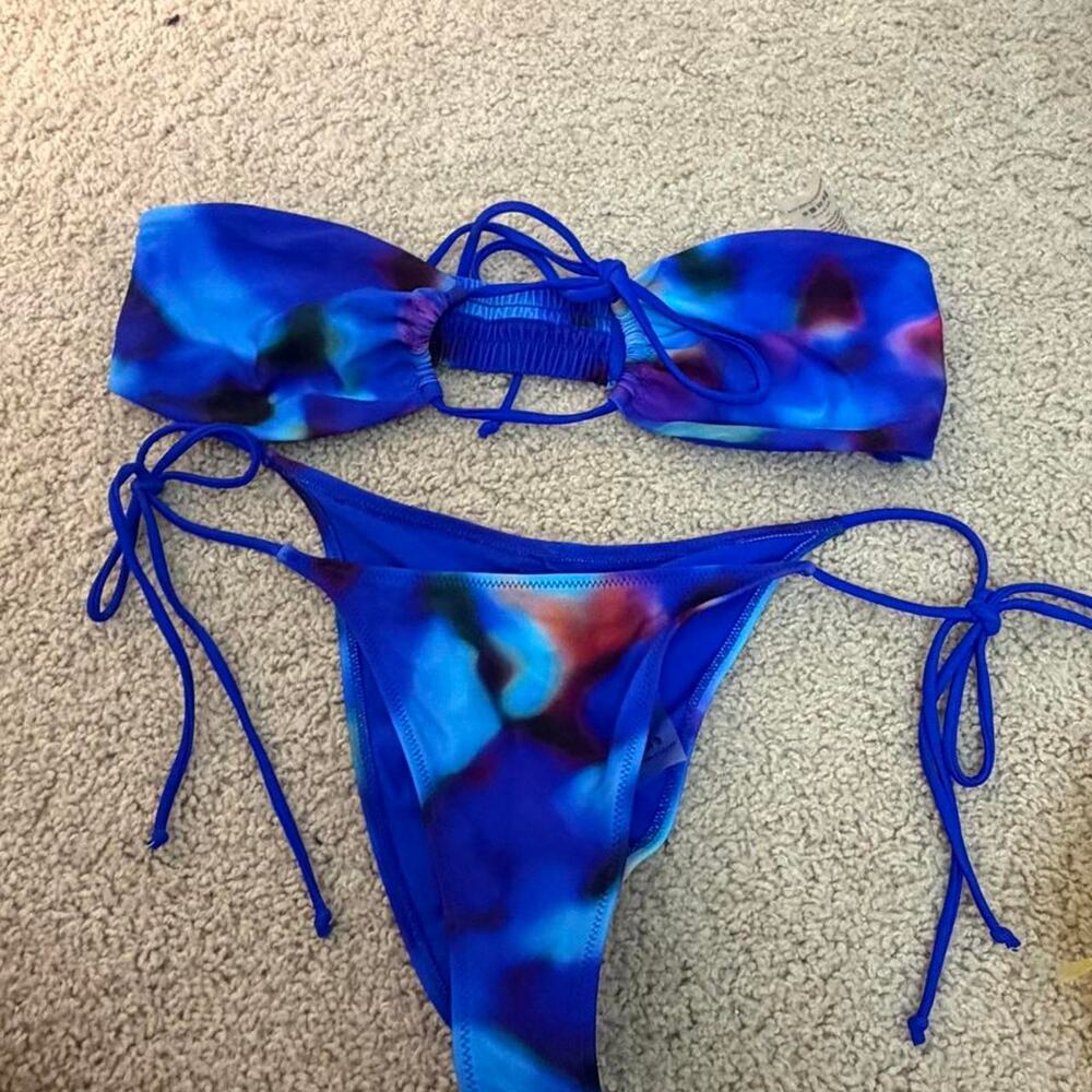 White fox boutique blue red bikini set